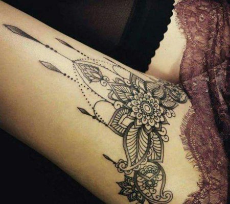 Мехенди на бедре