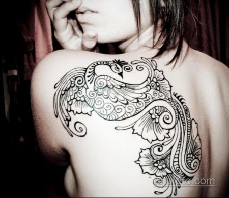 Мехенди на спине