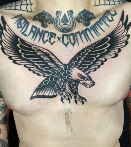 Тату на грудине мужские