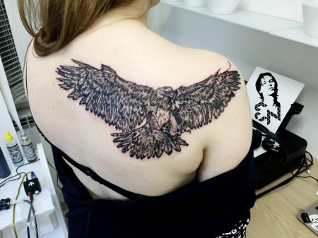 Тату на спину орел