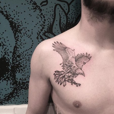 Тату орел на грудине мужские