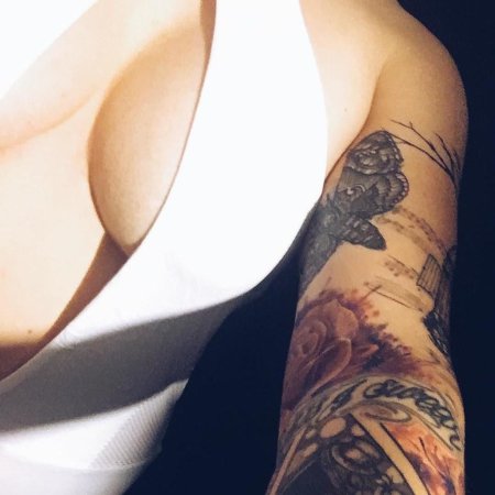 Девушки с татуировками