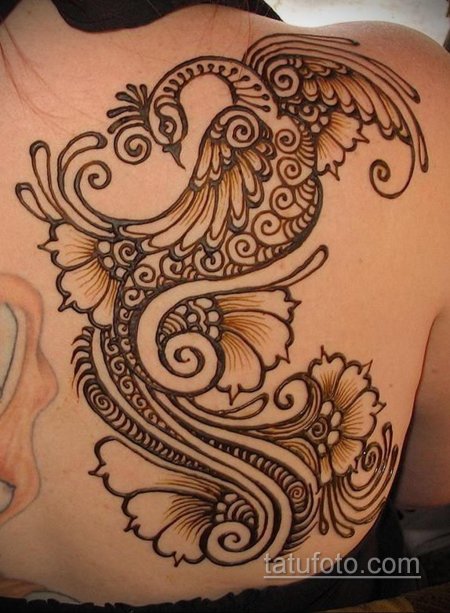 Мехенди на спине