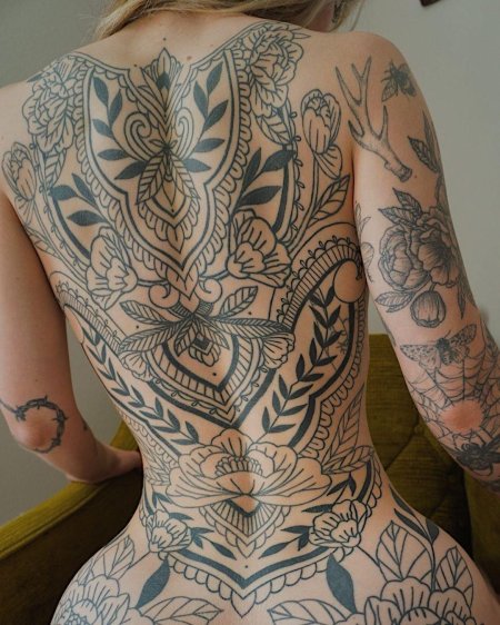 Женская татуировка