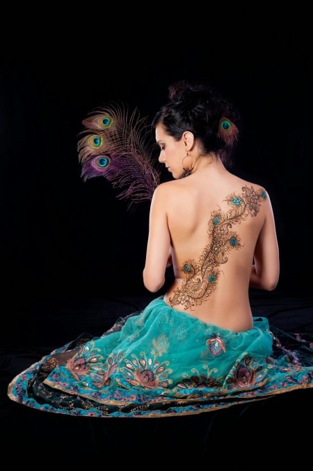 Мехенди на спине