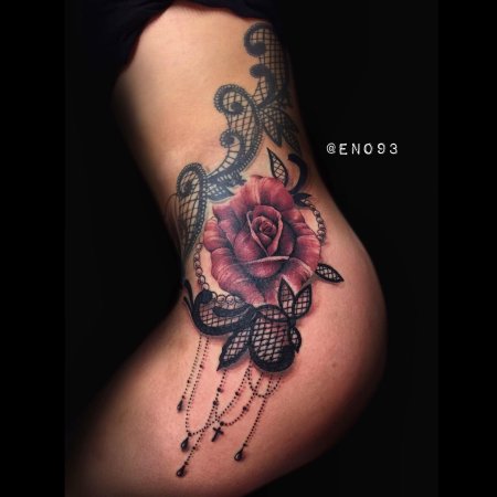 Тату для девушек на бедре