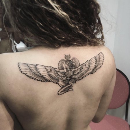 Богиня исида тату