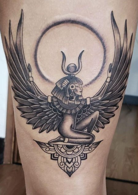 Богиня исида тату
