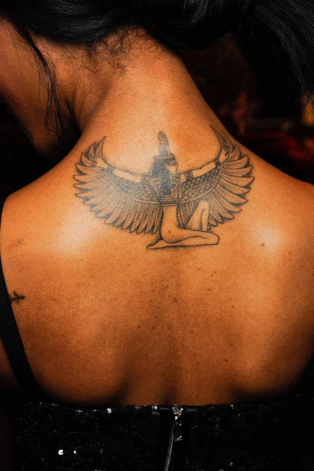 Богиня исида тату