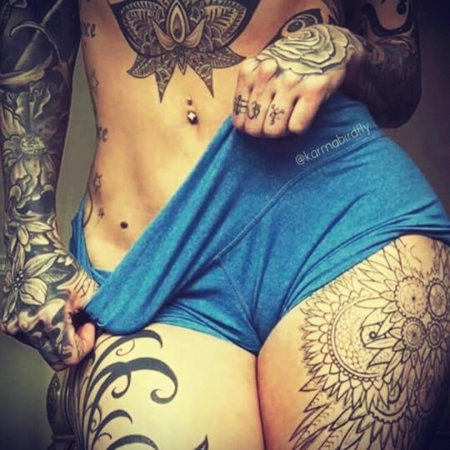 Девушки с татуировками