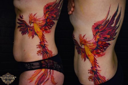 Тату феникса для девушек