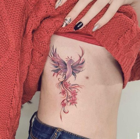 Тату феникса для девушек