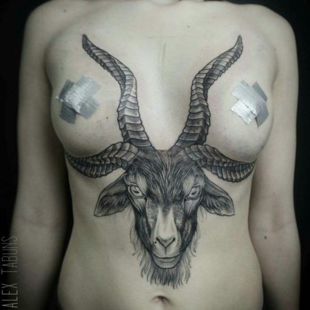 Сатанинская татуировка бафомета