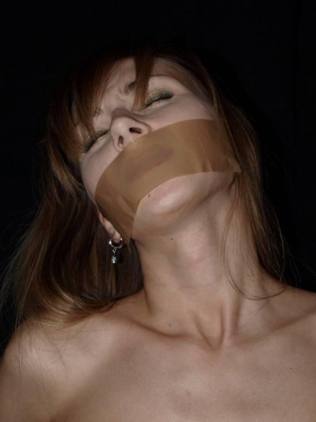 Чарли мёрфи актриса tape gagged