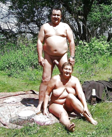 Пожилые нудисты большое хозяйство