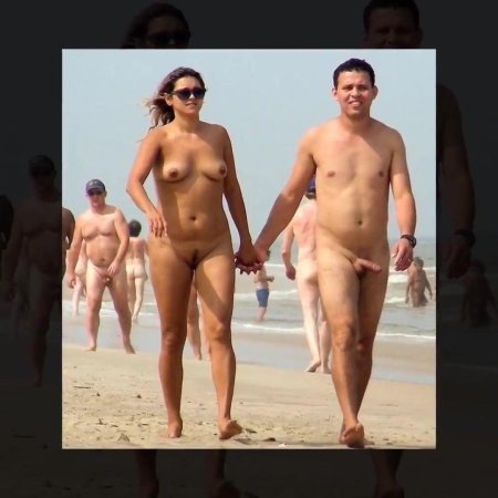 Голые мужчины на пляже