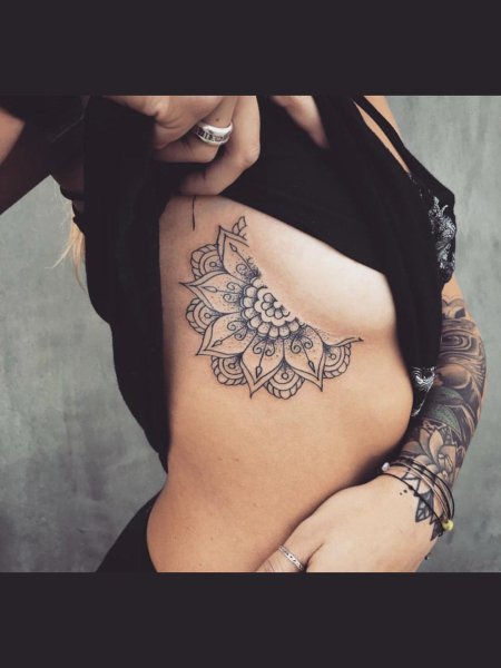 Тату мандала для девушек