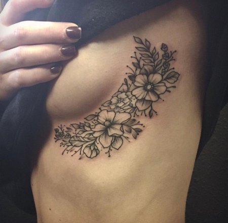 Женская татуировка