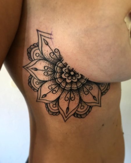 Тату мандала для девушек