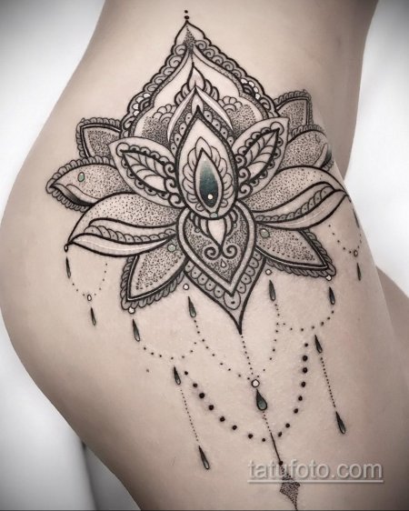 Мандала лотос на бедре