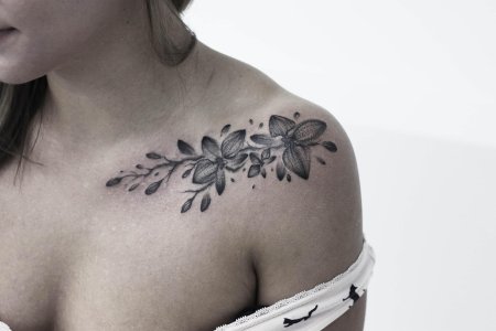 Тату на ключицах для девушек