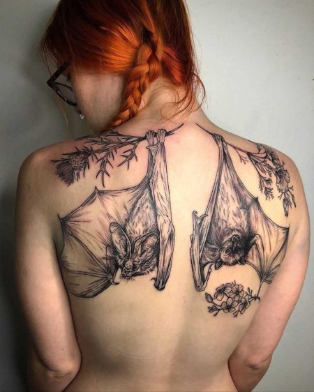 Тату женская на спине