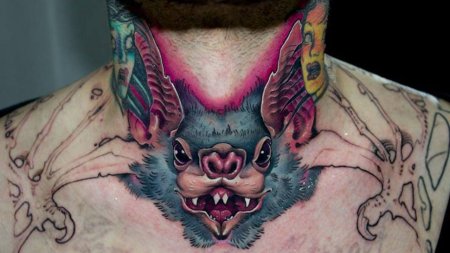 Тату на горле