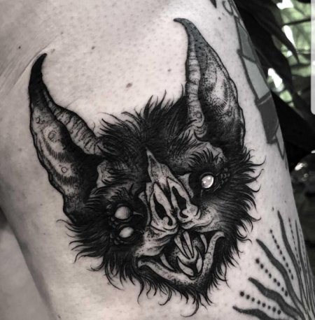 Тату летучая летучая мышь