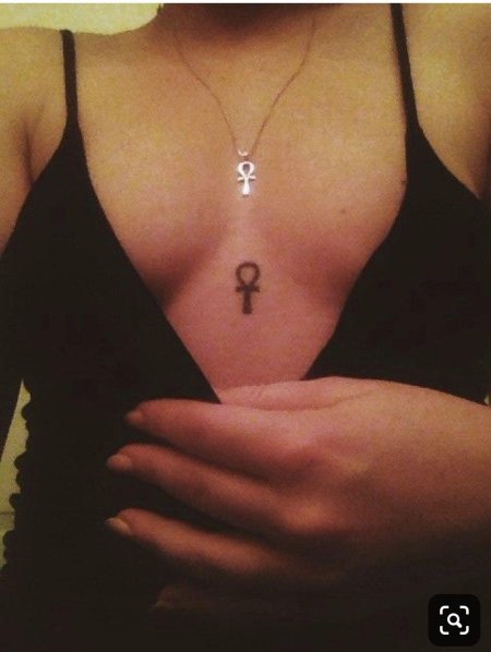 Татуировки на грудь маленькие