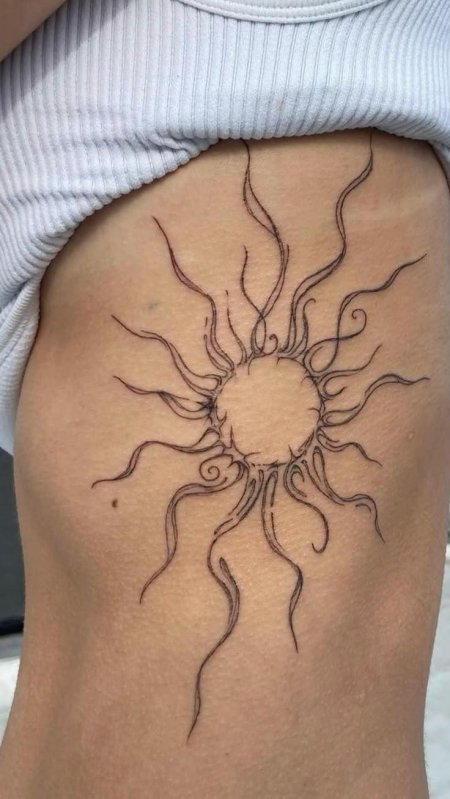 Солнце татуировка