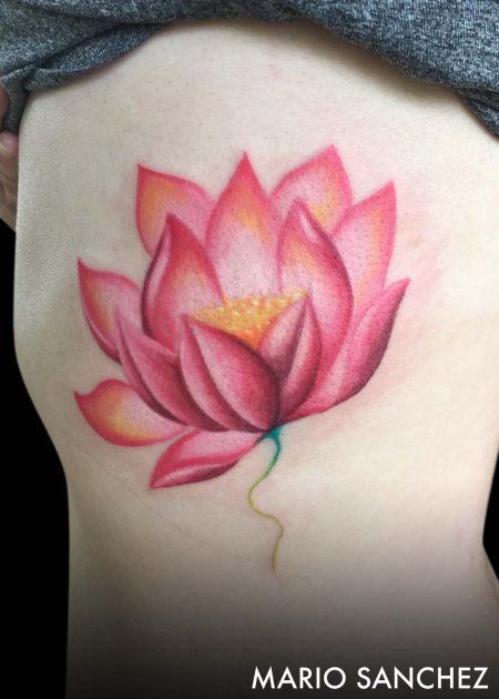 Татуировка цветок лотоса