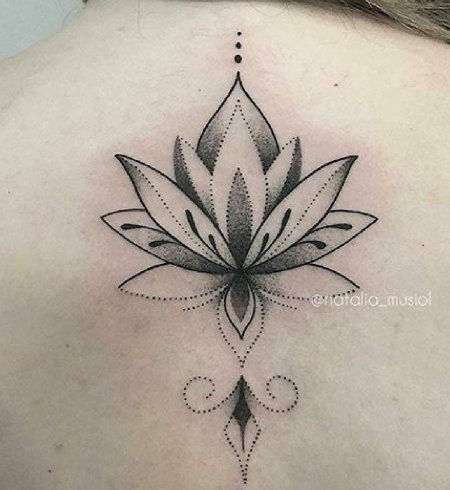 Тату лотос дотворк