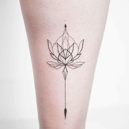 Тату лотос лайнворк