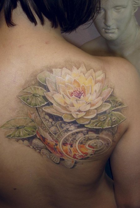 Тату с лотосом