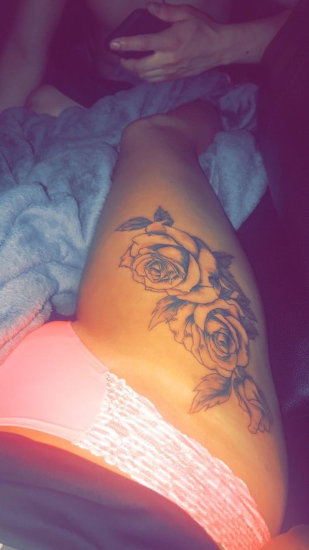 Красивые тату для девушек на бедре