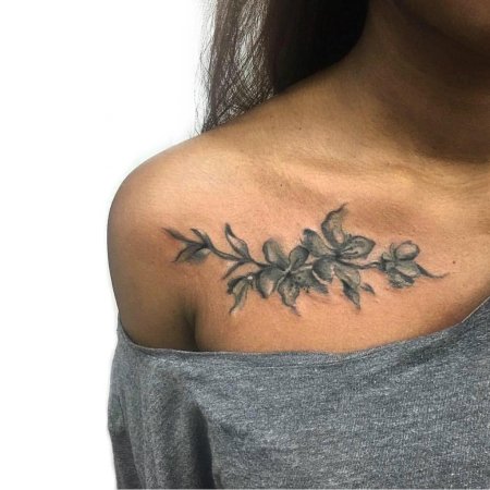 Тату на ключицах для девушек