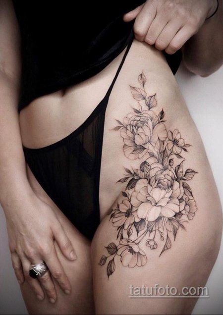 Тату на бедра