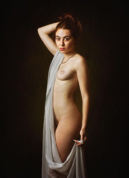 Художественное ню в полный рост