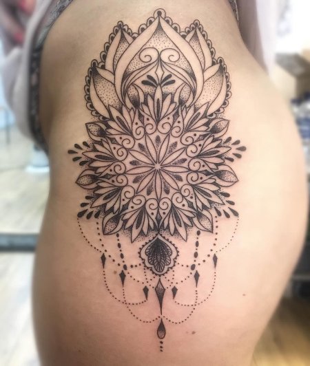 Тату мандала для девушек