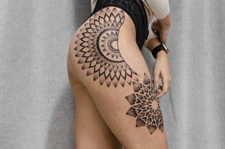 Тату для девушек на бедре