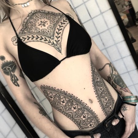 Женская татуировка