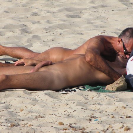 Мужчина на пляже