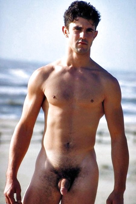 Голые русские парни на пляже