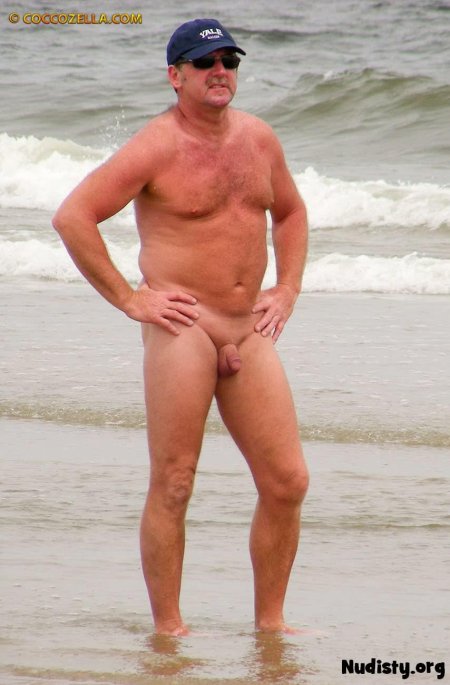 Пожилой мужчина