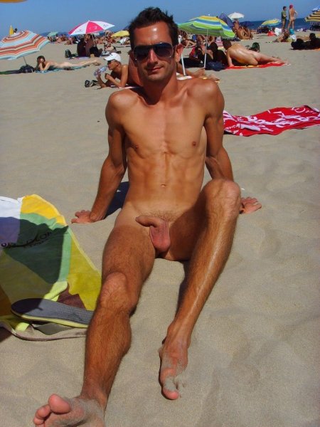 Мужчина на пляже