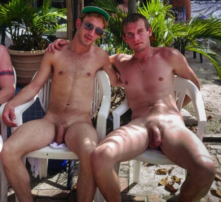 Голые русские парни на пляже