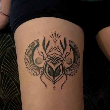 Египетский жук скарабей тату