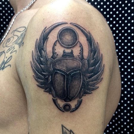 Египетский жук скарабей