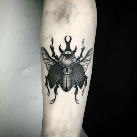 Жук рогач тату