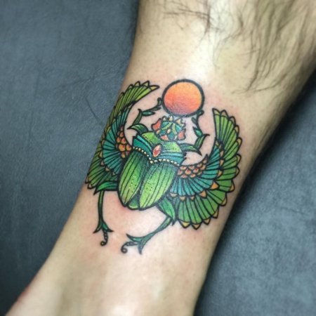 Египетский жук скарабей тату